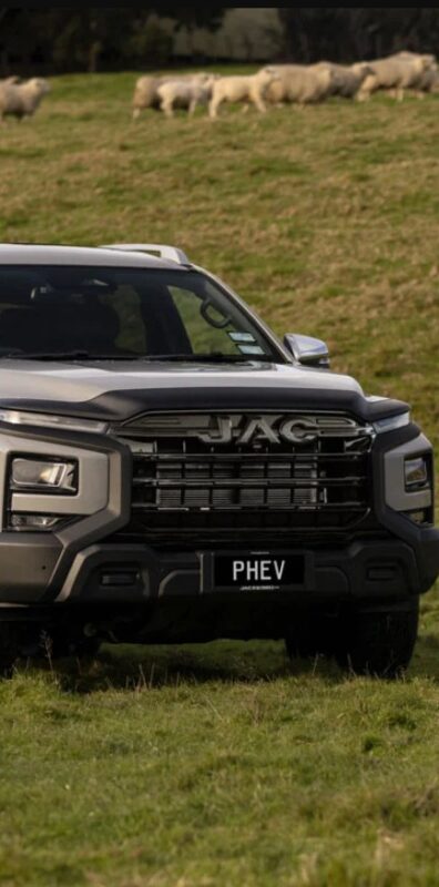 jac t9 phev public charging in a field